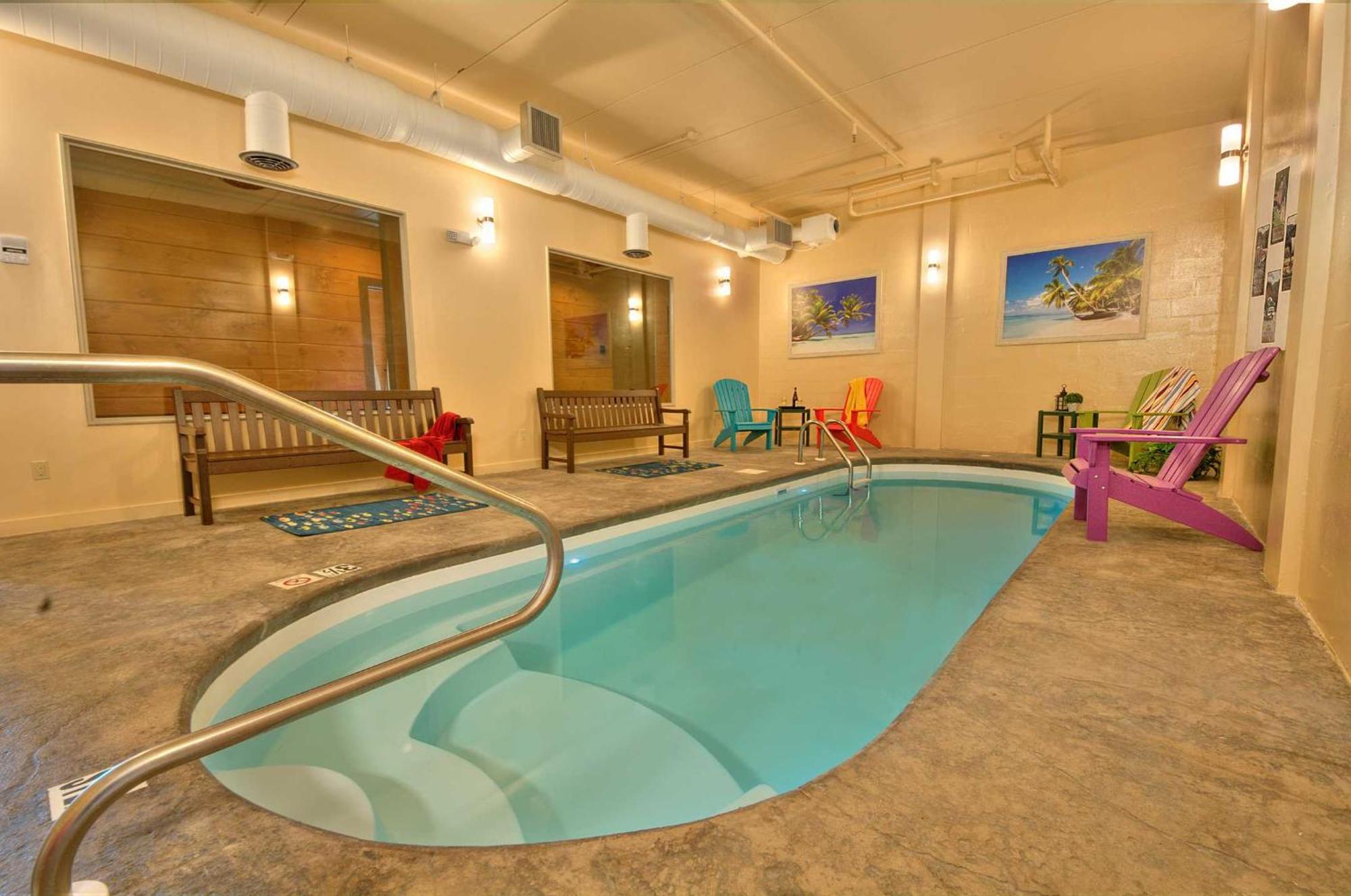 鸽子谷Skyview Mansion:13Bdrm, 17Bath, Sleeps 70, Indoor Pool, Amazing Views别墅 外观 照片