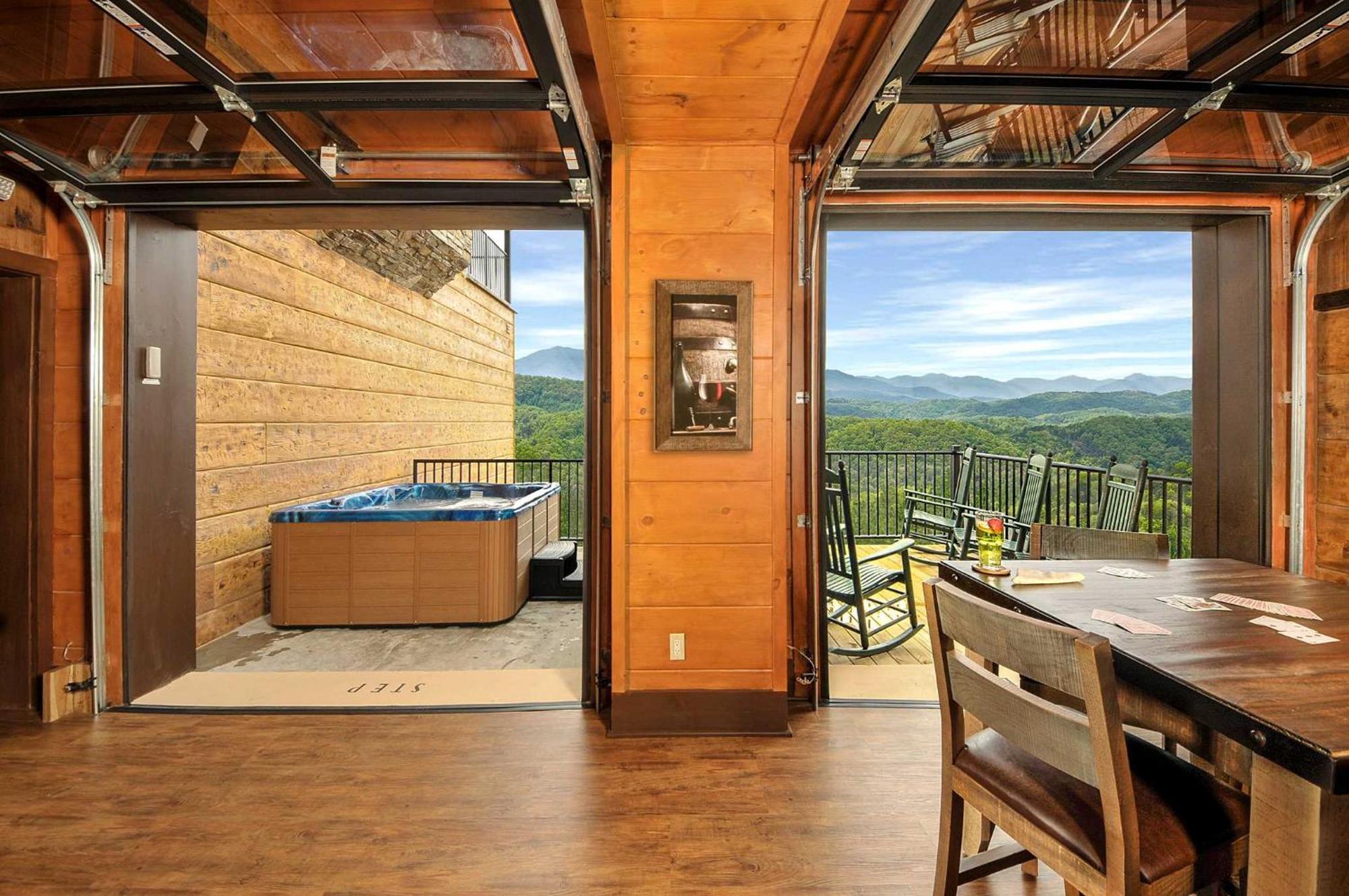 鸽子谷Skyview Mansion:13Bdrm, 17Bath, Sleeps 70, Indoor Pool, Amazing Views别墅 外观 照片